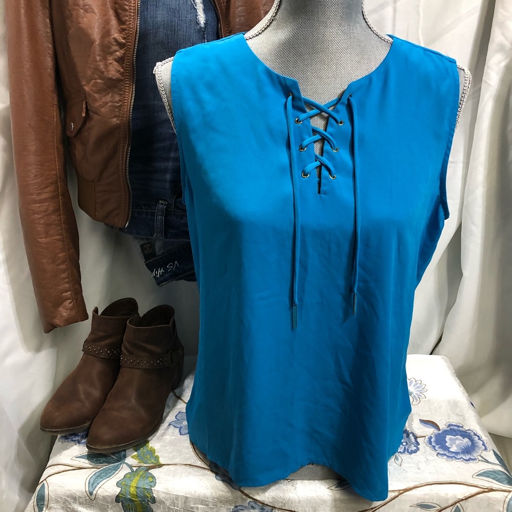 Violet + Claire Blue Sleeveless Top -Sz. Md NWOT